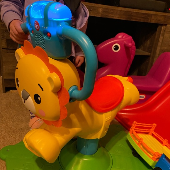 Fisher Price Bounce and Spin Lion - Picture 1 of 1